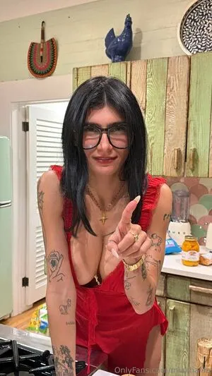 Mia Khalifa OnlyFans Leaked Free Thumbnail Picture - #b7prKCKKec