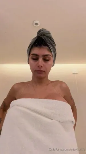 Mia Khalifa OnlyFans Leaked Free Thumbnail Picture - #e6nRac72ec