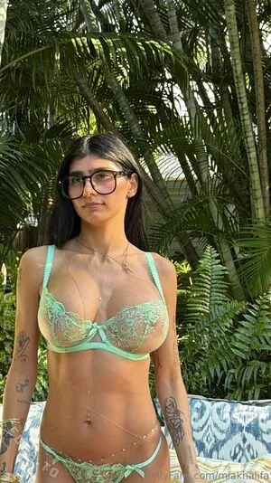 Mia Khalifa OnlyFans Leaked Free Thumbnail Picture - #lxpNWxS839