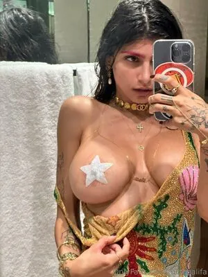 Mia Khalifa OnlyFans Leaked Free Thumbnail Picture - #sJe3XEz8vs