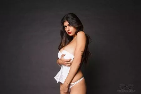 Mia Khalifa OnlyFans Leaked Free Thumbnail Picture - #2wipJ0cTbm