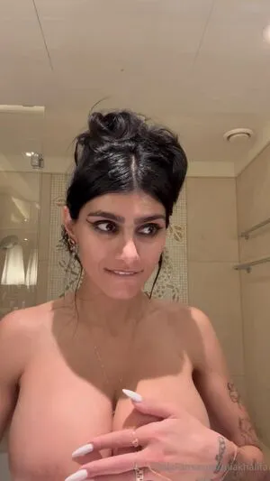 Mia Khalifa OnlyFans Leaked Free Thumbnail Picture - #5ZsysaS37L