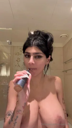 Mia Khalifa OnlyFans Leaked Free Thumbnail Picture - #5yo9vs4kTR