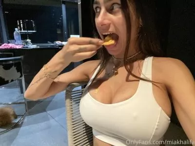 Mia Khalifa OnlyFans Leaked Free Thumbnail Picture - #8ihxvP6u7m