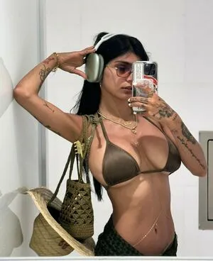 Mia Khalifa OnlyFans Leaked Free Thumbnail Picture - #8xvrOzEbdh