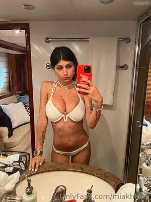 Mia Khalifa OnlyFans Leaked Free Thumbnail Picture - #CdRW0FRsbR