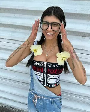 Mia Khalifa OnlyFans Leaked Free Thumbnail Picture - #FYbHZ5FNat