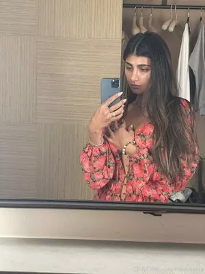 Mia Khalifa OnlyFans Leaked Free Thumbnail Picture - #MCahhEAYGA