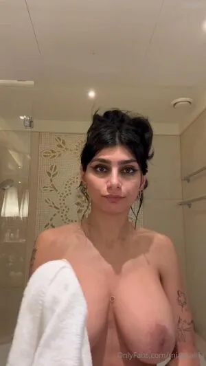 Mia Khalifa OnlyFans Leaked Free Thumbnail Picture - #RRSU0rtqEF