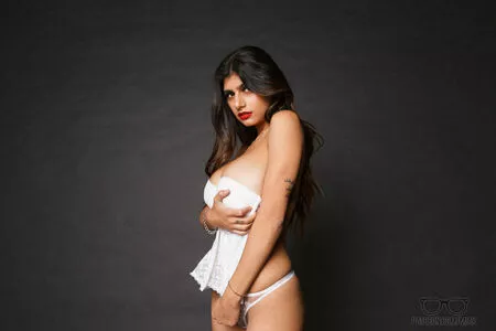 Mia Khalifa OnlyFans Leaked Free Thumbnail Picture - #SqRp1x293V