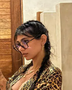 Mia Khalifa OnlyFans Leaked Free Thumbnail Picture - #SquCS8YWXt