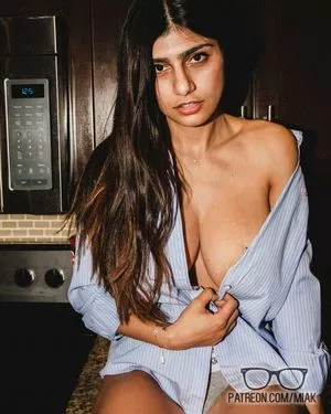 Mia Khalifa OnlyFans Leaked Free Thumbnail Picture - #UCuaKoHNvJ