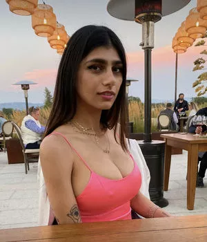 Mia Khalifa OnlyFans Leaked Free Thumbnail Picture - #Ugi46onx7n