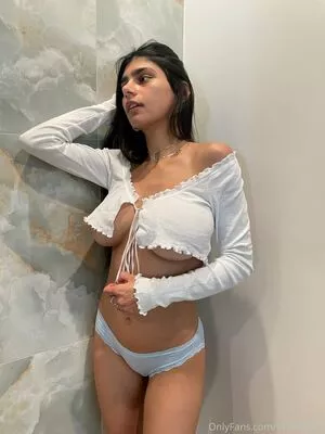 Mia Khalifa OnlyFans Leaked Free Thumbnail Picture - #bn6Vc1Ujn1