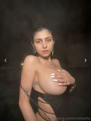 Mia Khalifa OnlyFans Leaked Free Thumbnail Picture - #sM2W12KimQ