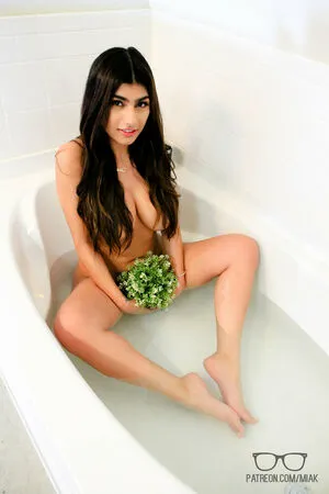 Mia Khalifa OnlyFans Leaked Free Thumbnail Picture - #ugNl4Jncx5