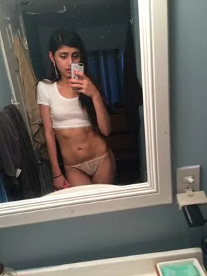 Mia Khalifa OnlyFans Leaked Free Thumbnail Picture - #z5V5EQzi79