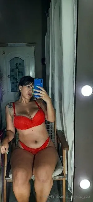 Mia Kiss You OnlyFans Leaked Free Thumbnail Picture - #EGCGugFLTd