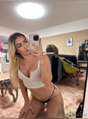 Mia Rose OnlyFans Leaked Free Thumbnail Picture - #L1YXQkdYP3