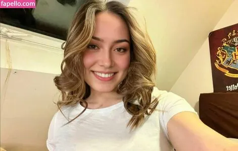 Mia Sophie OnlyFans Leaked Free Thumbnail Picture - #d49z619r3X