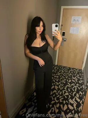 Mia Vixen Free OnlyFans Leaked Free Thumbnail Picture - #xdI4exMIrl