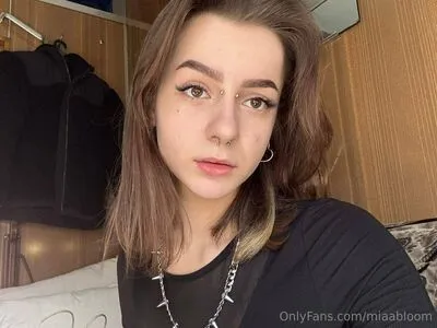 Miaabloom OnlyFans Leaked Free Thumbnail Picture - #3e6budFPEN
