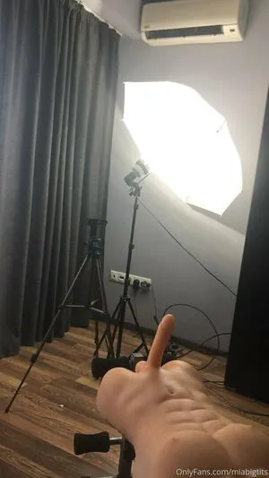 Miabigtits OnlyFans Leaked Free Thumbnail Picture - #wVen8n3Sim