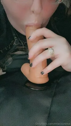Miacloverxx OnlyFans Leaked Free Thumbnail Picture - #DTPBBBrx60