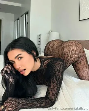Miafallsvip OnlyFans Leaked Free Thumbnail Picture - #4GEJJH8AFs