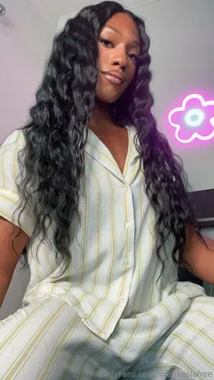 Miahkaelafree OnlyFans Leaked Free Thumbnail Picture - #dcNyVac9l5