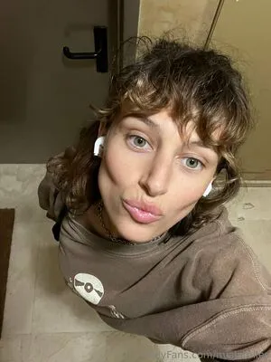 Mialarelles OnlyFans Leaked Free Thumbnail Picture - #DmlryV8dB1