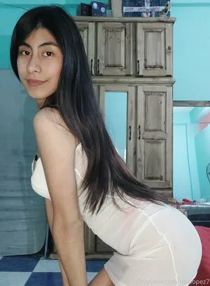 Mialopez7 OnlyFans Leaked Free Thumbnail Picture - #ApSentegp4