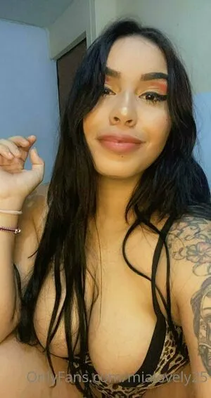 Mialovely25 OnlyFans Leaked Free Thumbnail Picture - #p2GTzcual0