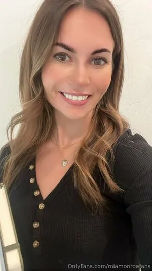 Miamonroefans OnlyFans Leaked Free Thumbnail Picture - #aa7tINm4S2