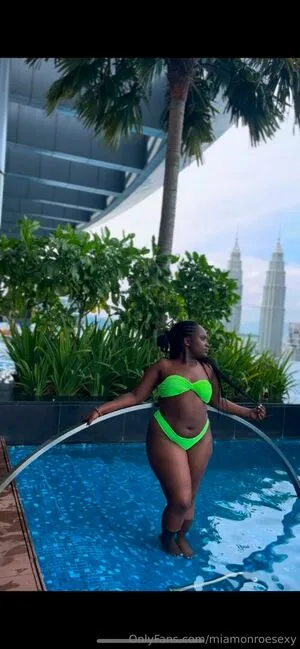 Miamonroesexy OnlyFans Leaked Free Thumbnail Picture - #1SSTknpnrZ