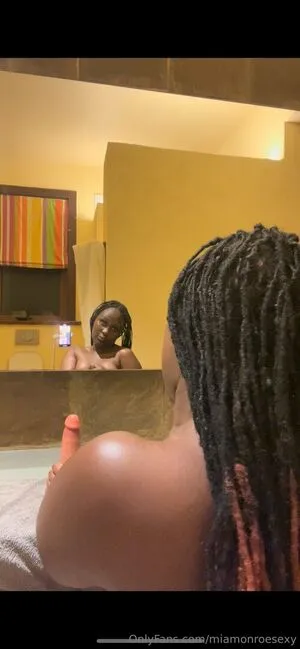 Miamonroesexy OnlyFans Leaked Free Thumbnail Picture - #YOP88L0o1y