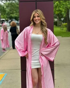 Miaschaefer21 OnlyFans Leaked Free Thumbnail Picture - #4STxC2FWOO