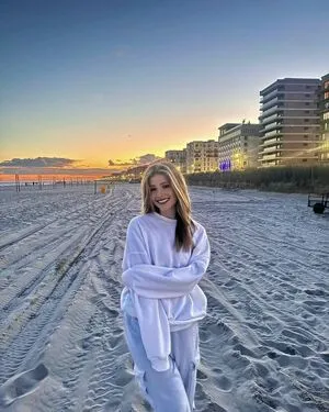 Miaschaefer21 OnlyFans Leaked Free Thumbnail Picture - #MXmALpD5oq