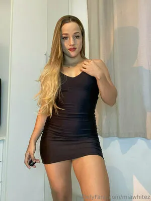 Miawhitez OnlyFans Leaked Free Thumbnail Picture - #5e1fC3OmBV