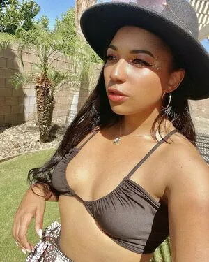 Mica Burton OnlyFans Leaked Free Thumbnail Picture - #gngpIVZ579