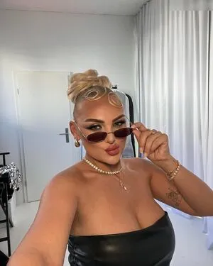 Michelle Daniaux OnlyFans Leaked Free Thumbnail Picture - #Q4548qs9BO