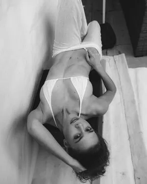 Michelle Ellyse Schlaman OnlyFans Leaked Free Thumbnail Picture - #rzQlNG5red