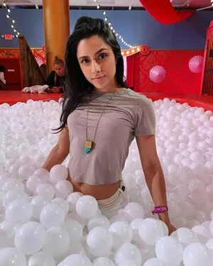 Michelle Khare OnlyFans Leaked Free Thumbnail Picture - #9GDTZSTqKv