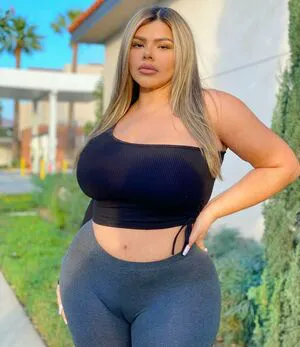 Michelle Mendez OnlyFans Leaked Free Thumbnail Picture - #4SVISlnvn4