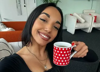 Michelle Tsiakkas OnlyFans Leaked Free Thumbnail Picture - #jNPQIdF6A0