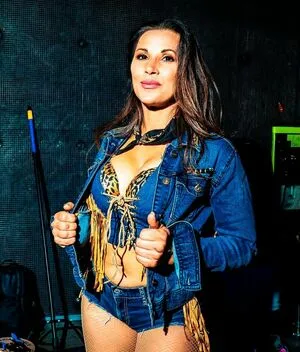 Mickie James OnlyFans Leaked Free Thumbnail Picture - #BBXmt0k9s1