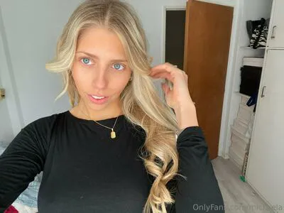 Mickyela OnlyFans Leaked Free Thumbnail Picture - #gZt8q0Q1RT