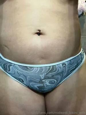 Midwest Bikini Wife OnlyFans Leaked Free Thumbnail Picture - #HOW66I20G3