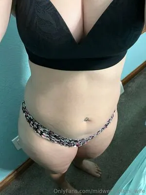 Midwest Bikini Wife OnlyFans Leaked Free Thumbnail Picture - #R7IN0LflaT