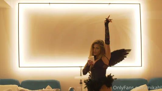 Mikahl OnlyFans Leaked Free Thumbnail Picture - #4XJZ60TtFd